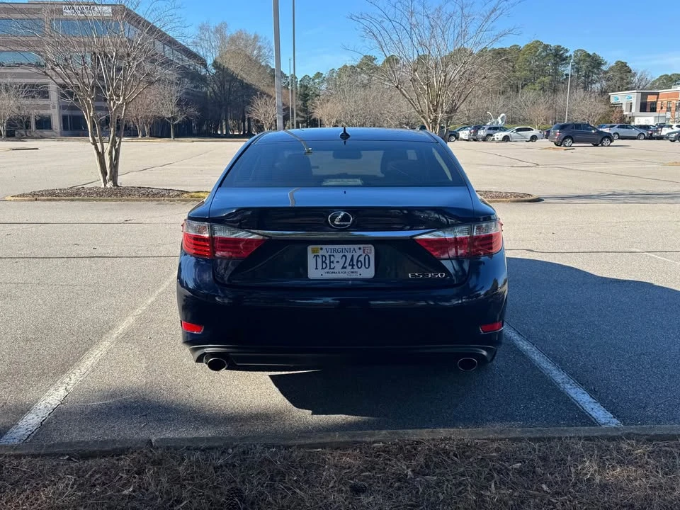 2013 Lexus ES 6th Gen - Image 7 of 20