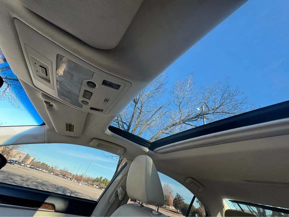 2013 Lexus ES 6th Gen - Image 19 of 20