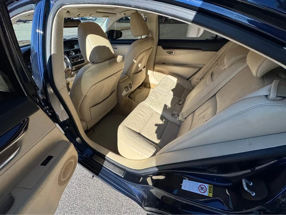 2013 Lexus ES 6th Gen - Image 16 of 20