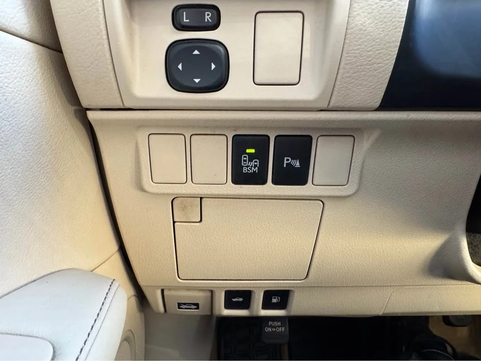 2013 Lexus ES 6th Gen - Image 18 of 20