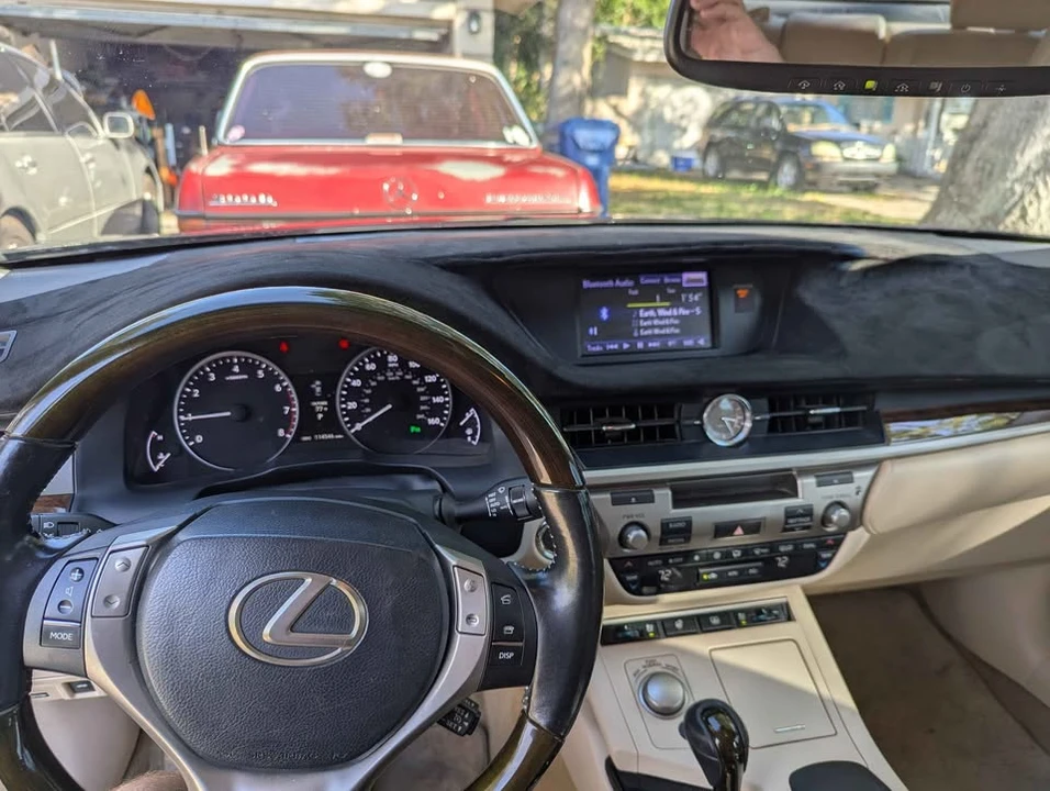 2013 Lexus ES 6th Gen - Image 12 of 20