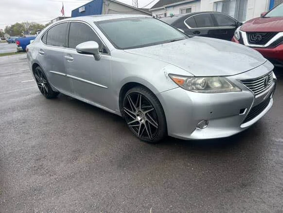 2013 Lexus ES 6th Gen - Image 2 of 5
