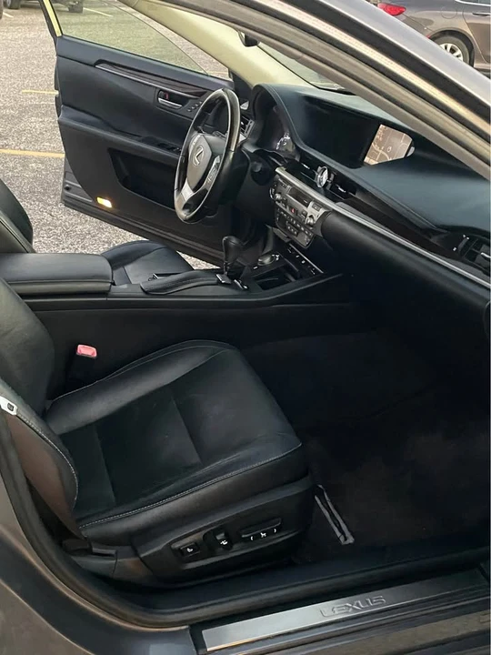 2013 Lexus ES 6th Gen - Image 6 of 8