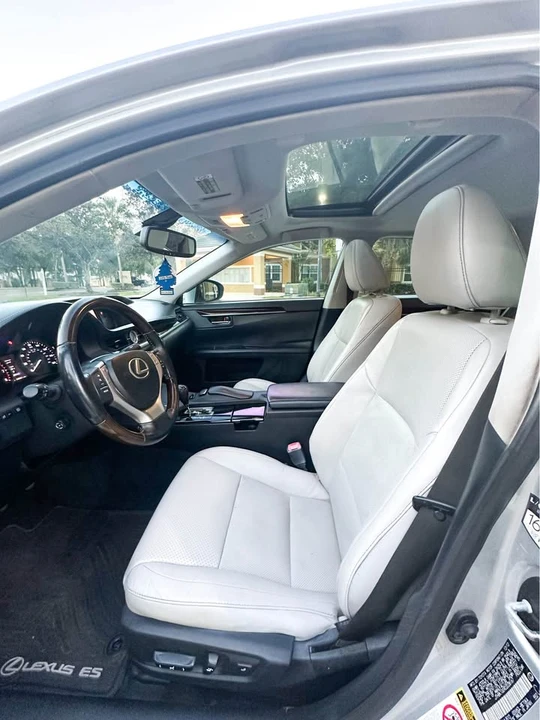 2013 Lexus ES 6th Gen - Image 6 of 10