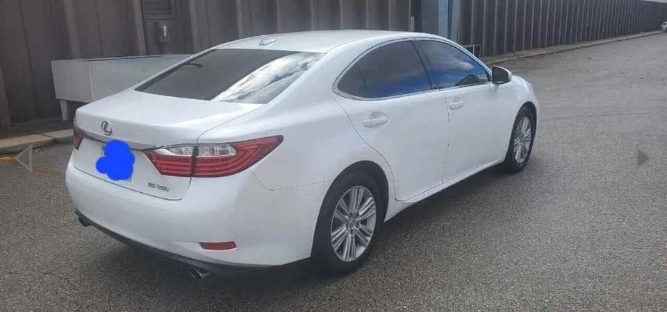 2013 Lexus ES 6th Gen - Image 3 of 18
