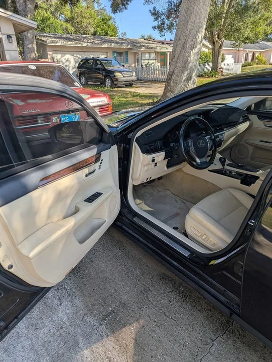 2013 Lexus ES 6th Gen - Image 7 of 20