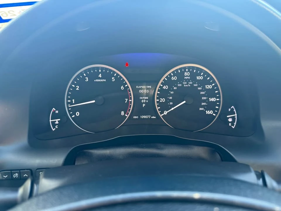 2013 Lexus ES 6th Gen - Image 2 of 9