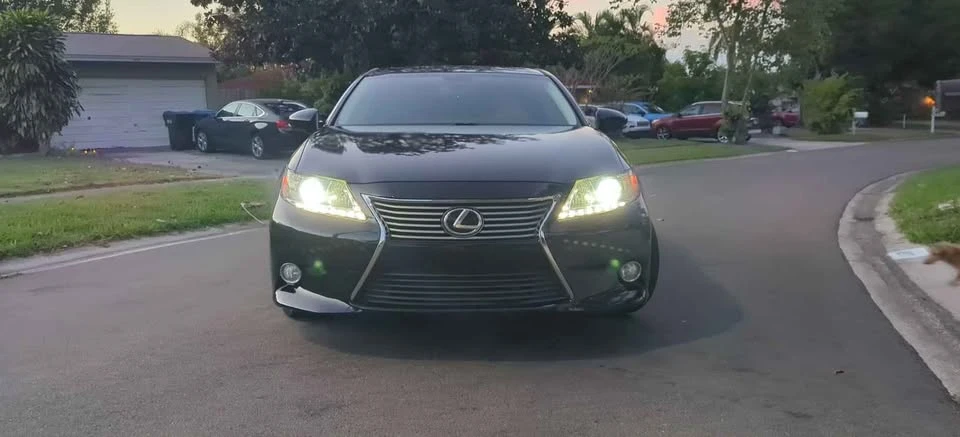2013 Lexus ES 6th Gen - Image 19 of 20