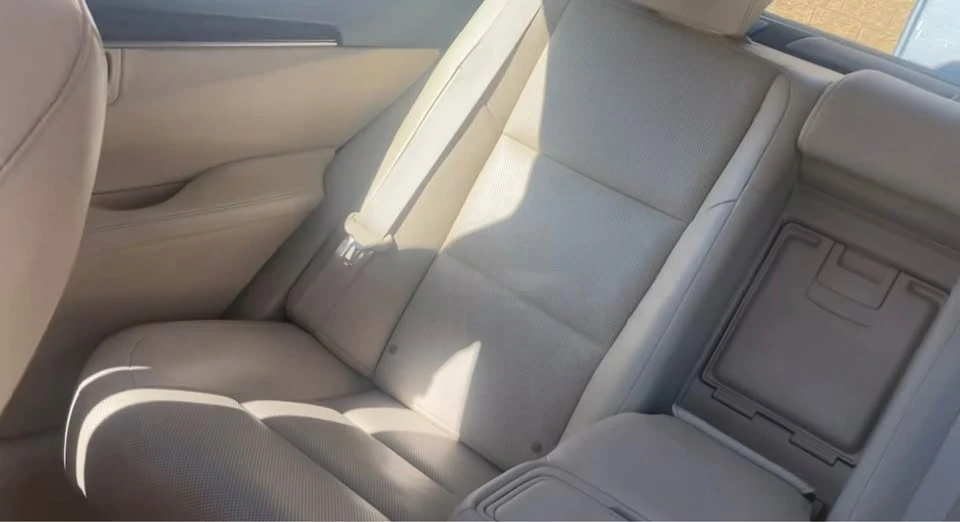 2013 Lexus ES 6th Gen - Image 5 of 9