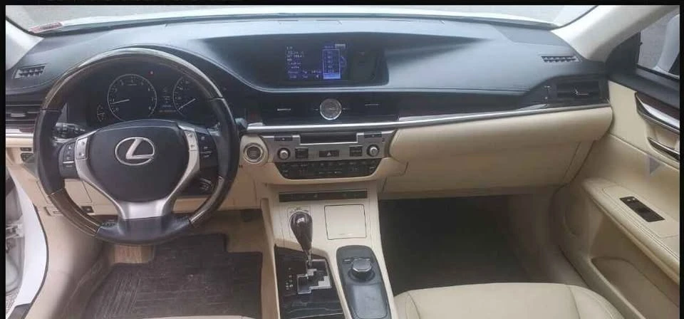2013 Lexus ES 6th Gen - Image 13 of 18