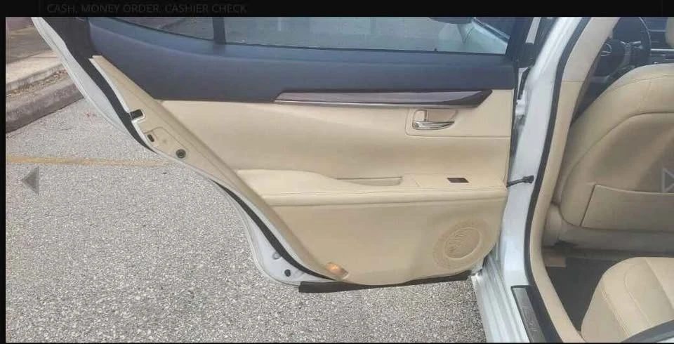 2013 Lexus ES 6th Gen - Image 15 of 18