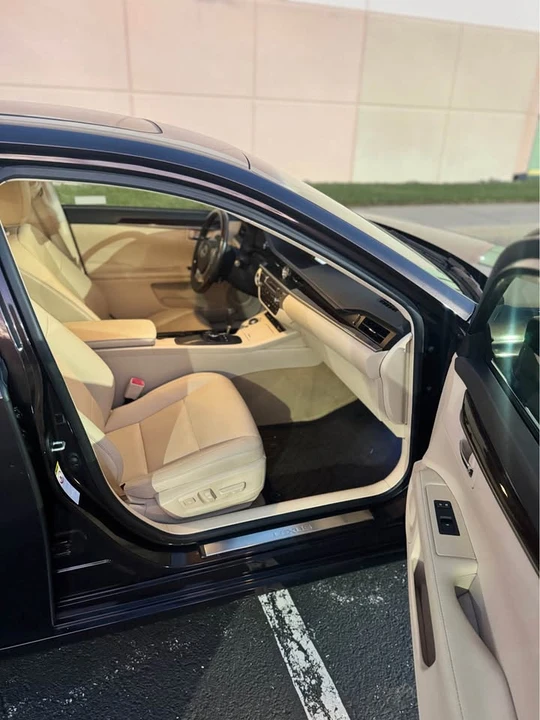 2013 Lexus ES 6th Gen - Image 7 of 11