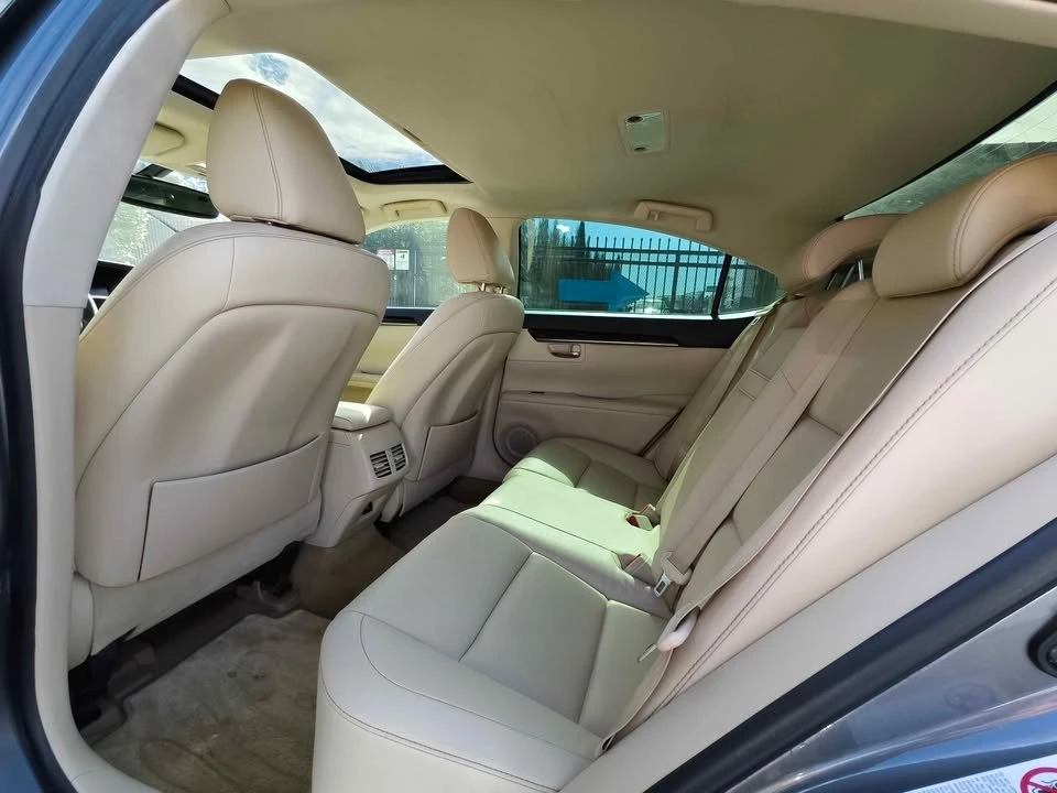 2013 Lexus ES 6th Gen - Image 13 of 20