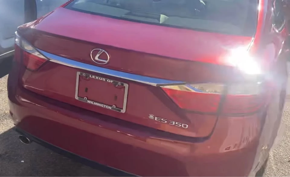 2013 Lexus ES 6th Gen - Image 3 of 9