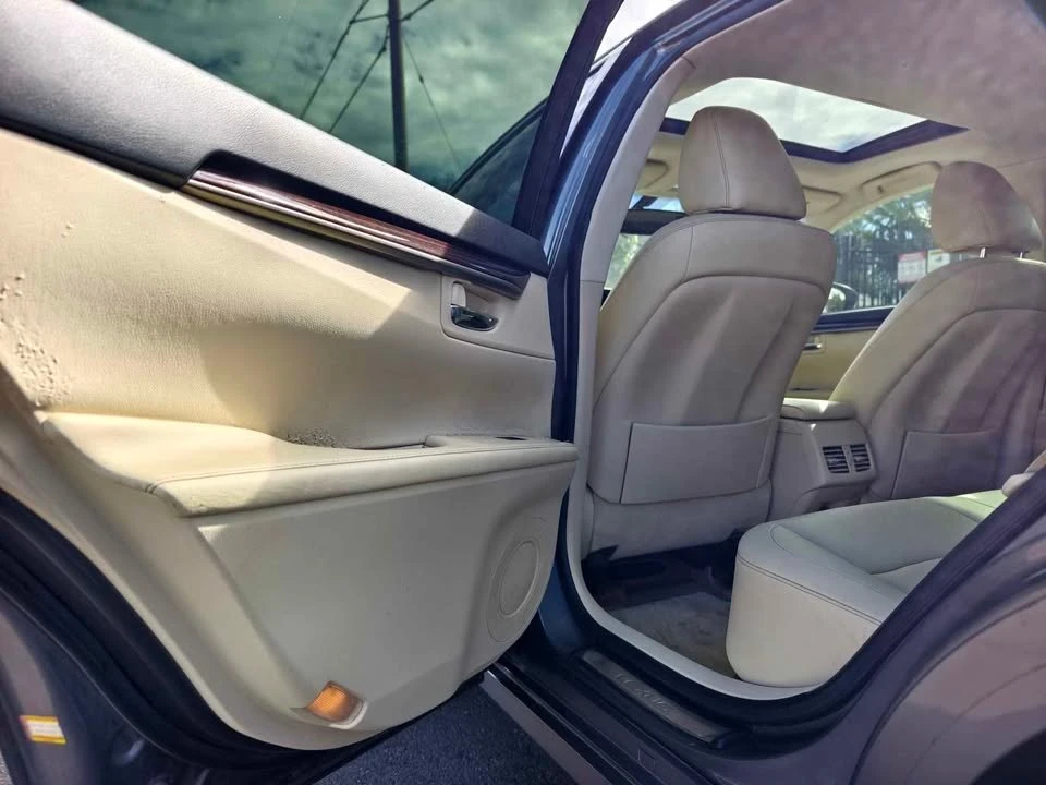 2013 Lexus ES 6th Gen - Image 12 of 20