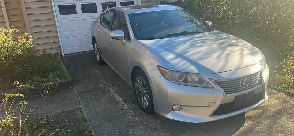 2013 Lexus ES 6th Gen - Image 2 of 5