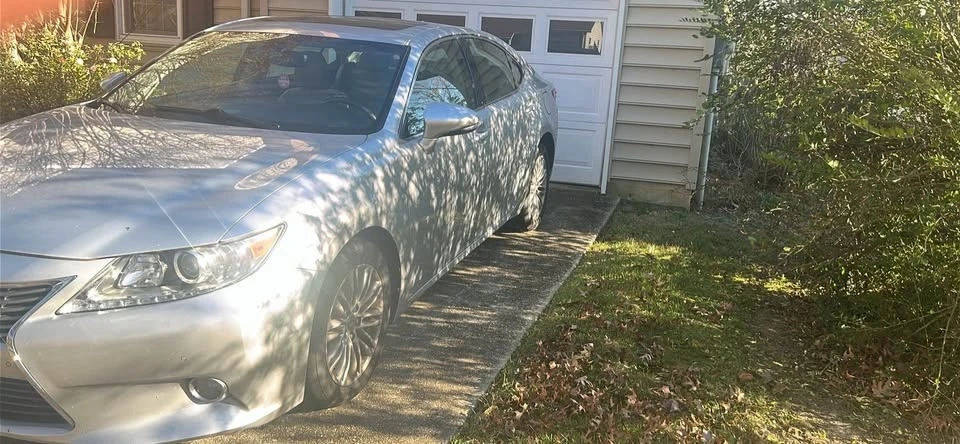 2013 Lexus ES 6th Gen - Image 4 of 5