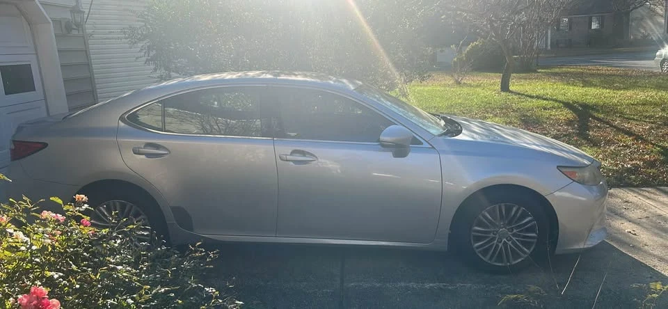2013 Lexus ES 6th Gen - Image 3 of 5