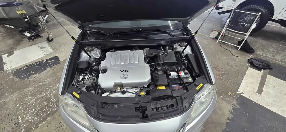 2013 Lexus ES 6th Gen - Image 4 of 17