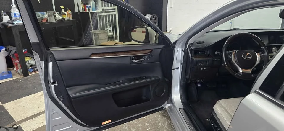 2013 Lexus ES 6th Gen - Image 11 of 17