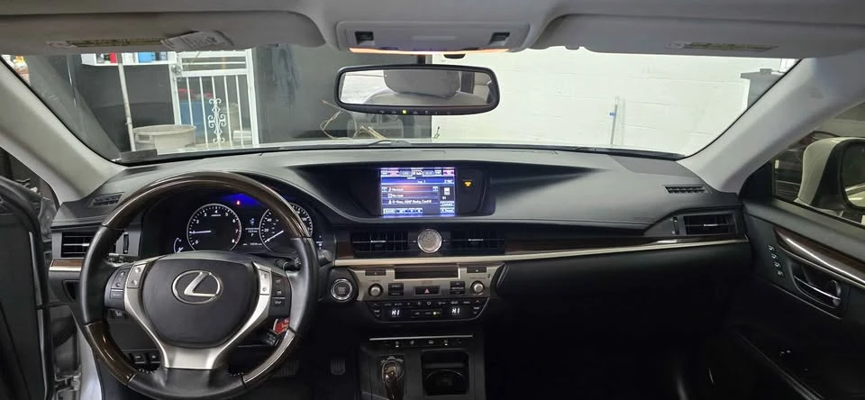 2013 Lexus ES 6th Gen - Image 7 of 17