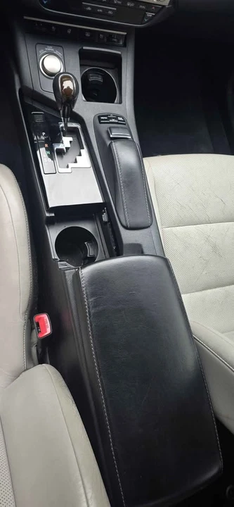 2013 Lexus ES 6th Gen - Image 8 of 17