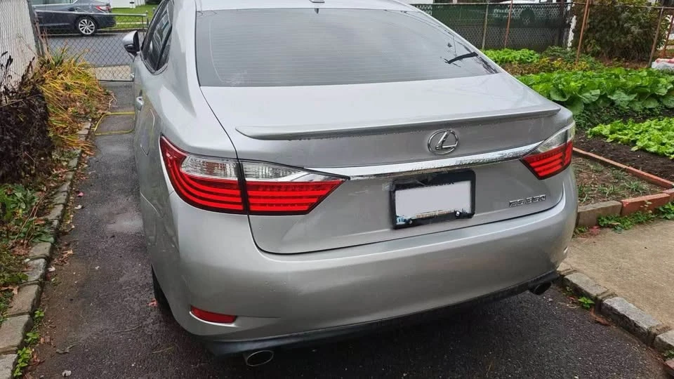 2013 Lexus ES 6th Gen - Image 2 of 6