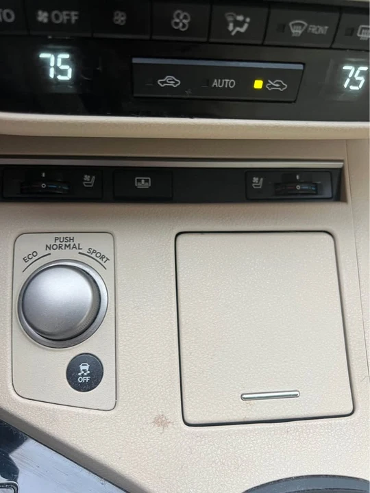 2013 Lexus ES 6th Gen - Image 15 of 20
