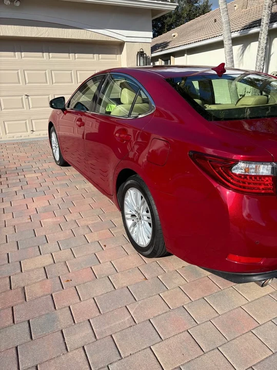 2013 Lexus ES 6th Gen - Image 7 of 18