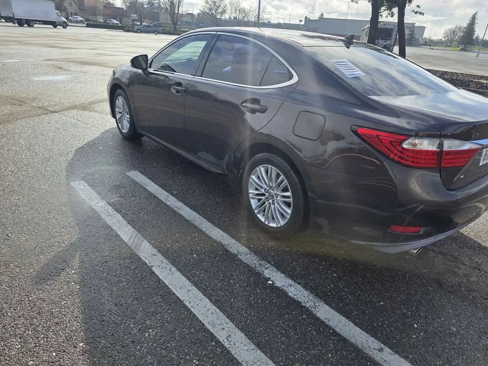 2013 Lexus ES 6th Gen - Image 6 of 7
