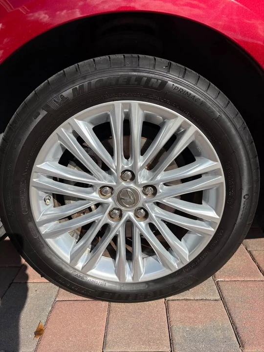 2013 Lexus ES 6th Gen - Image 5 of 18