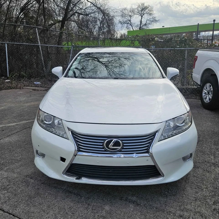 2013 Lexus ES 6th Gen - Image 3 of 16
