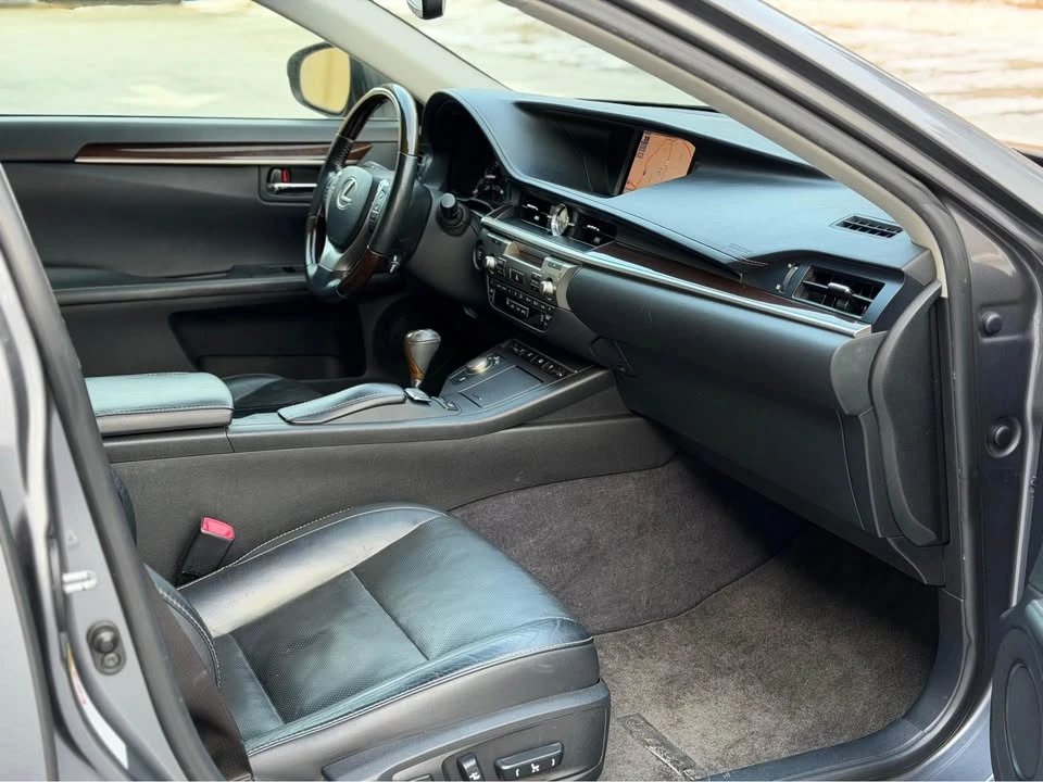 2013 Lexus ES 6th Gen - Image 16 of 16