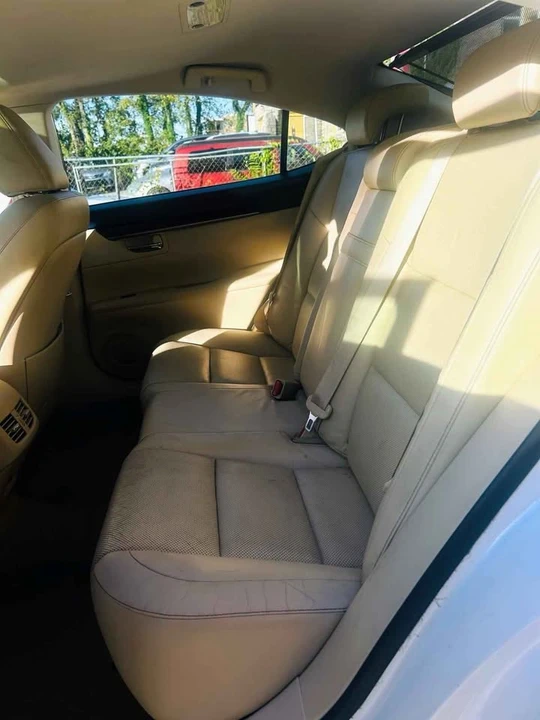 2013 Lexus ES 6th Gen - Image 15 of 16
