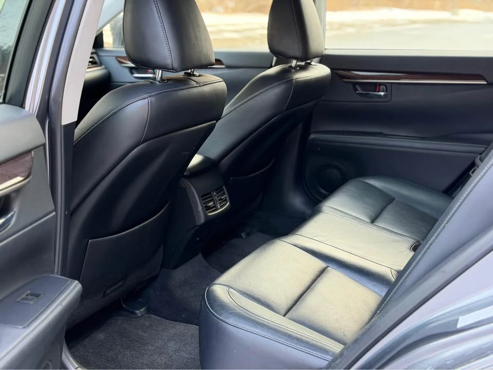 2013 Lexus ES 6th Gen - Image 15 of 16