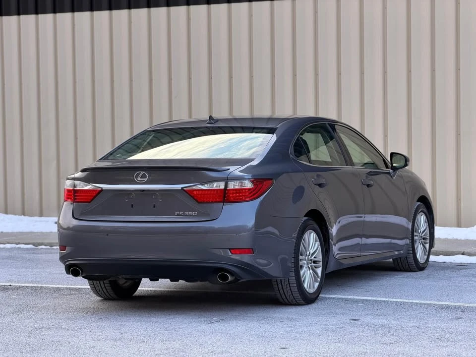 2013 Lexus ES 6th Gen - Image 6 of 16