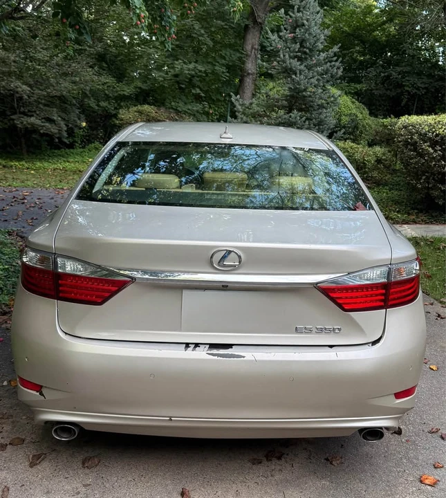 2013 Lexus ES 6th Gen - Image 3 of 9