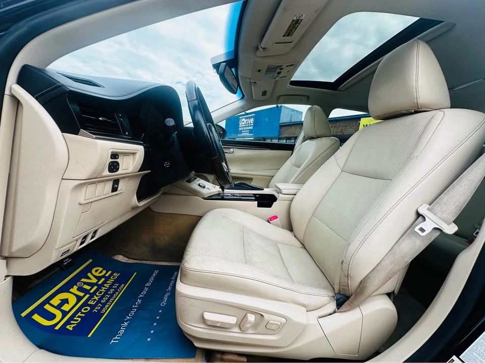 2013 Lexus ES 6th Gen - Image 9 of 20