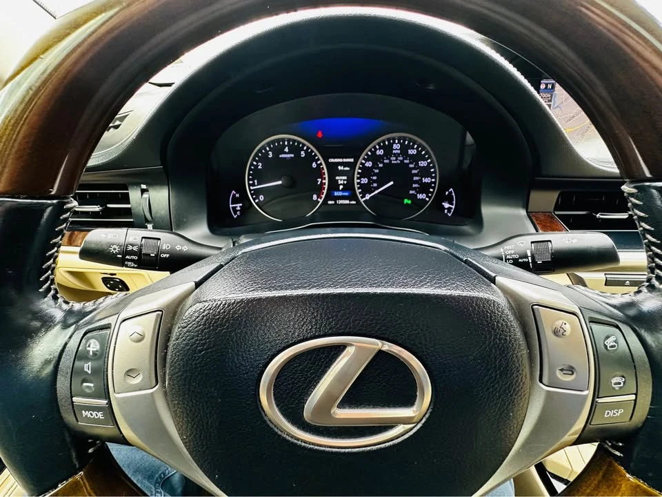 2013 Lexus ES 6th Gen - Image 15 of 20