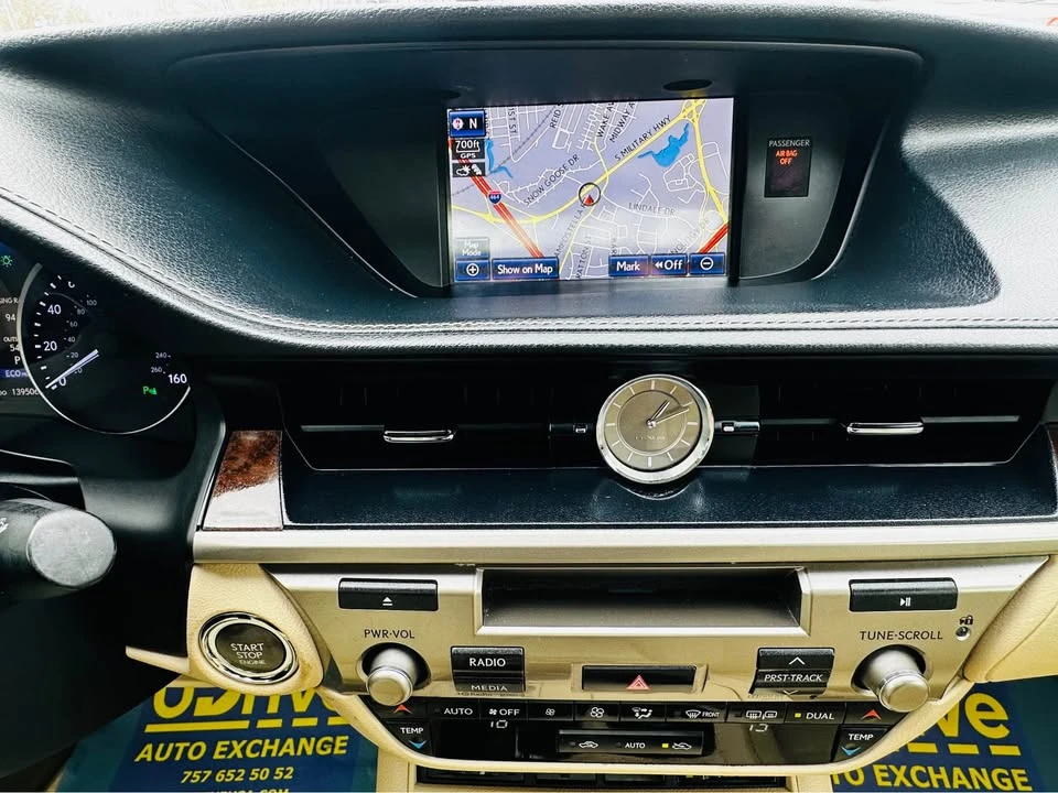 2013 Lexus ES 6th Gen - Image 18 of 20