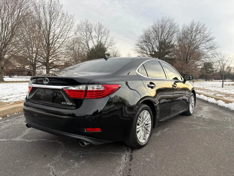 2013 Lexus ES 6th Gen - Image 6 of 11