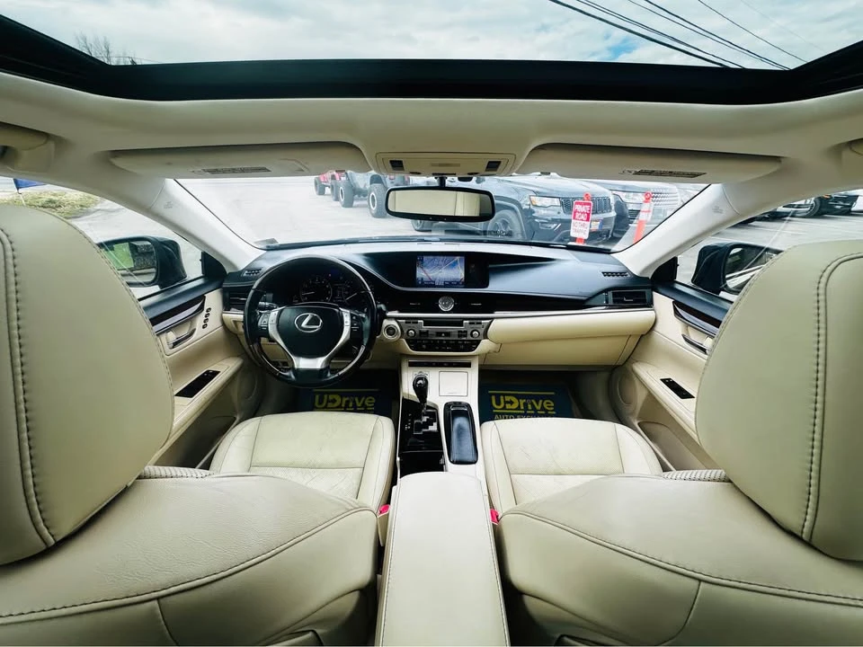 2013 Lexus ES 6th Gen - Image 13 of 20
