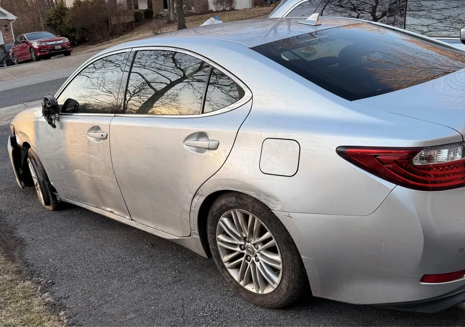 2013 Lexus ES 6th Gen - Image 2 of 6