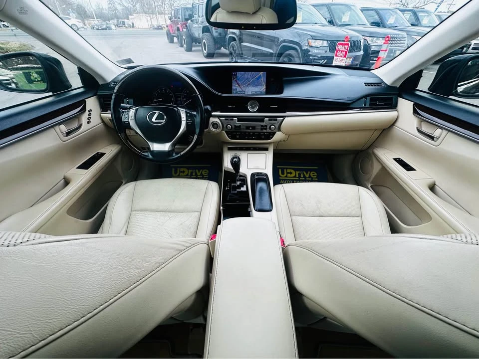 2013 Lexus ES 6th Gen - Image 14 of 20