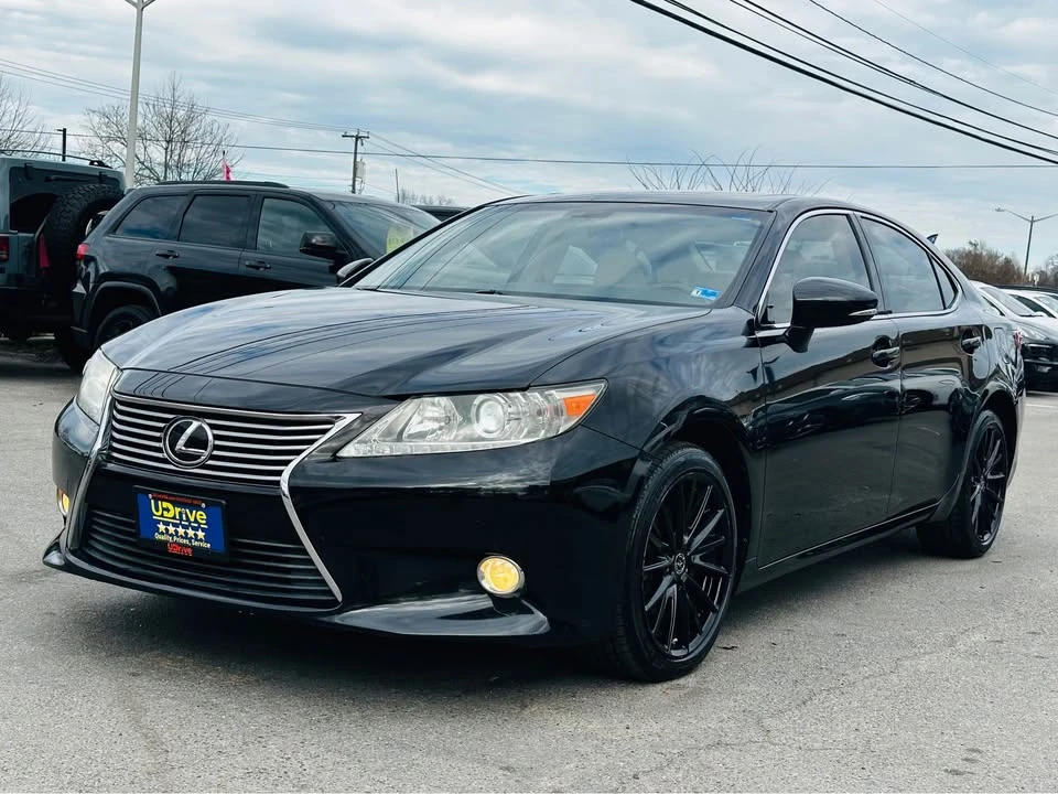 2013 Lexus ES 6th Gen - Image 3 of 20