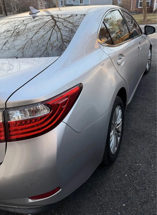 2013 Lexus ES 6th Gen - Image 5 of 6
