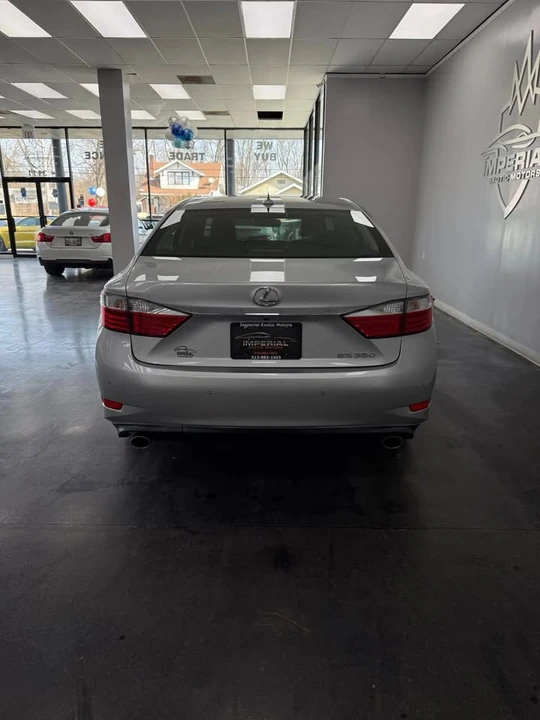 2013 Lexus ES 6th Gen - Image 6 of 16