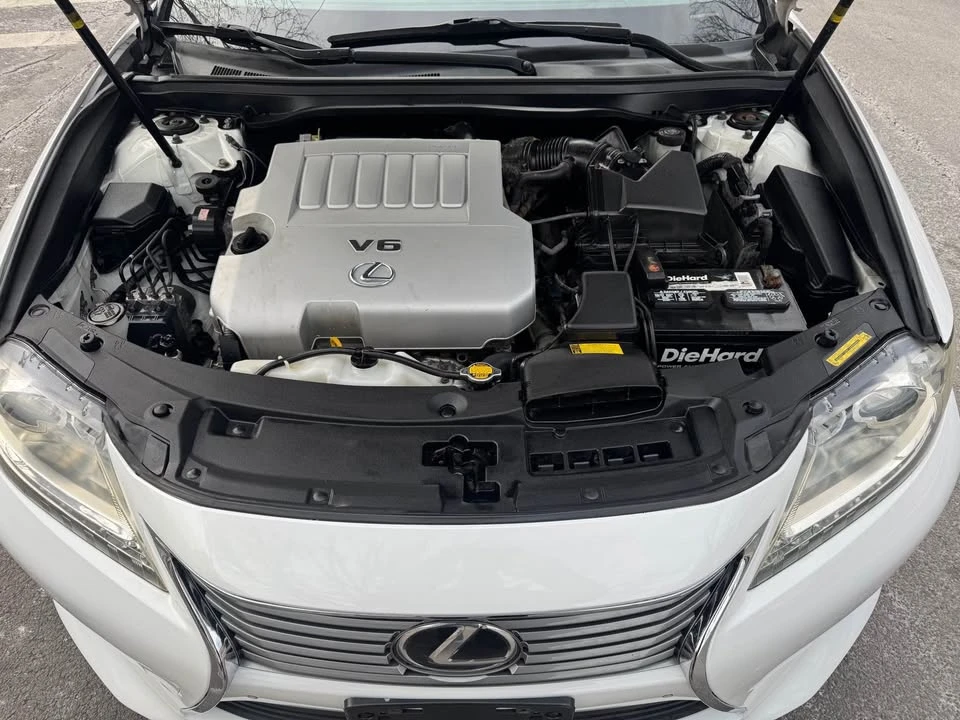 2013 Lexus ES 6th Gen - Image 9 of 18