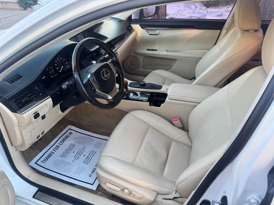 2013 Lexus ES 6th Gen - Image 15 of 18