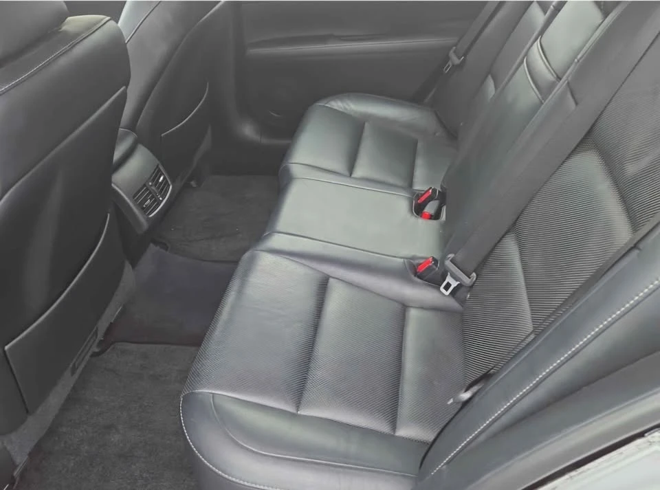 2013 Lexus ES 6th Gen - Image 11 of 15